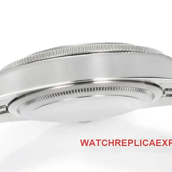 3TTudor Biwan top-tier 1:1high-quality replicagreen dialsteel bracelet model 79230Gside live photo
