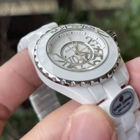 top-tier replicaEASTChanelJ12 series ladies watch front view