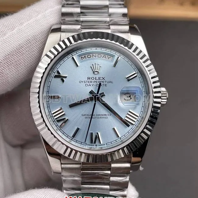 Rolextop-tier watch RC factory Day-Date40mm ice blue dial3255steel bracelet front live photo