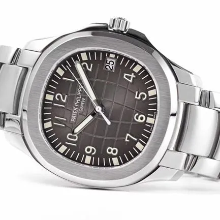 ZF FactoryPatek Philippetop-tier replicasuper watch men's black dialsteel braceletV3 version submarine explorer series mechanical watch front view