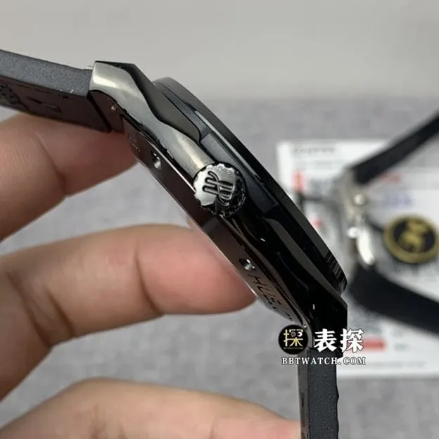 JB classic fusion Hublot1:1replica watch hollow plate tourbillon rubber model 505.CM.0140.LRmovement picture