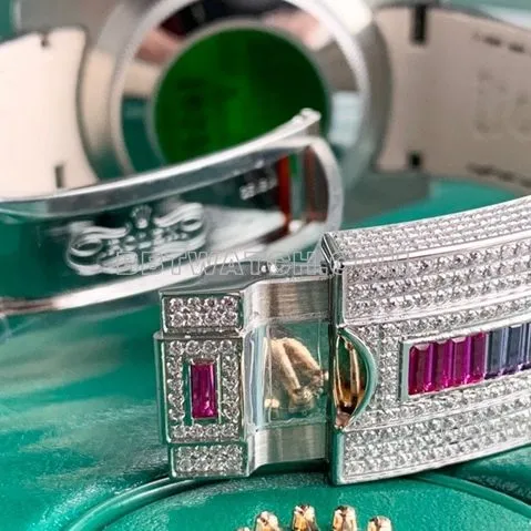 Rolex Submariner black dial rainbow diamond bezelleather strap model clasplive photos