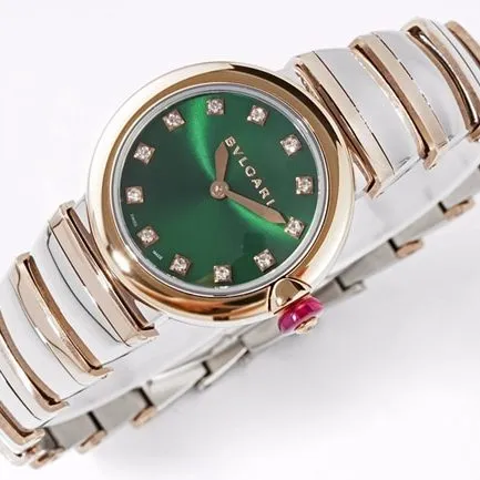 top-tier replicaBvlgari women's green dialsteel braceletLVCEA series quartz watch front view