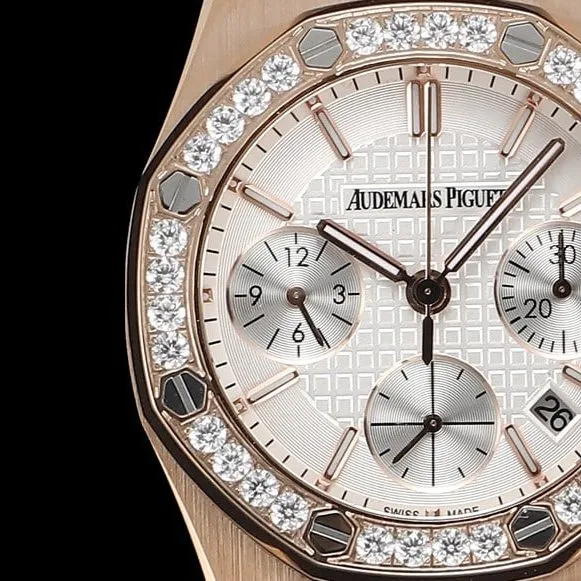 top-tier watch Audemars PiguetAudemars Piguet Royal Oak women's multifunctional chronograph white dial mechanical watch side view