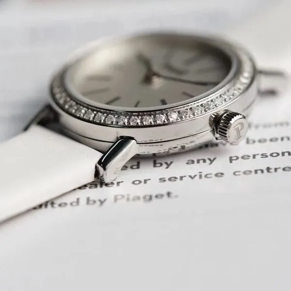 Countess collectible watch ALTIPLANO series women's quartz diamond watch side view