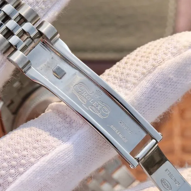 Rolex watch ROLEX Datejust women's series watch side view