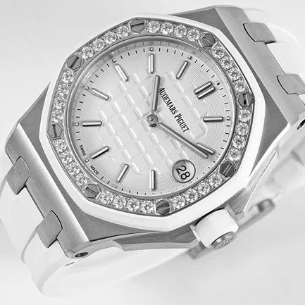 top-tier watch Audemars Piguet women's white dialrubber strapquartzRoyal Oak off series 37mm watch front view