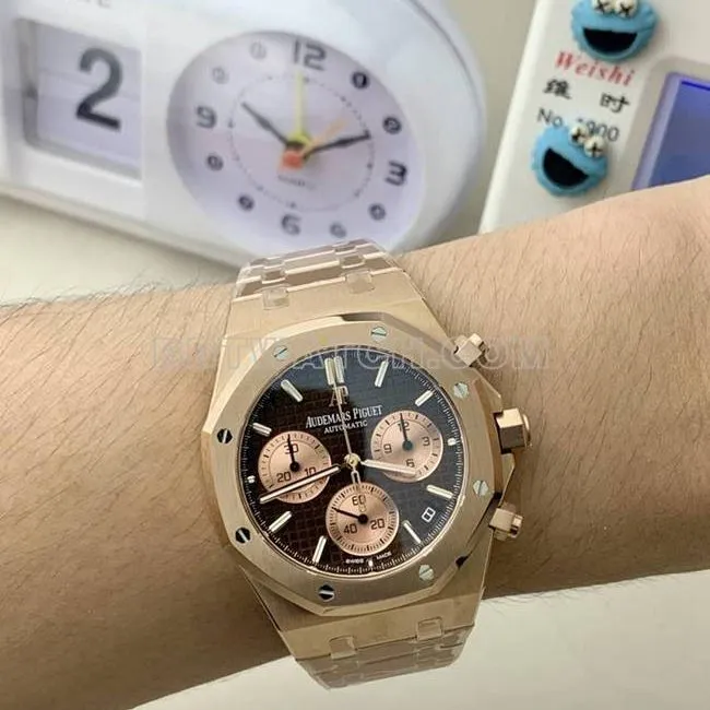 top-tier watch Audemars PiguetBLS factory Royal Oakrose goldblack dial mechanical 26420front live photo