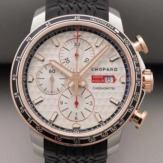 watch ChopardV7 factory boutique racing series black dial men's mechanical watch side view