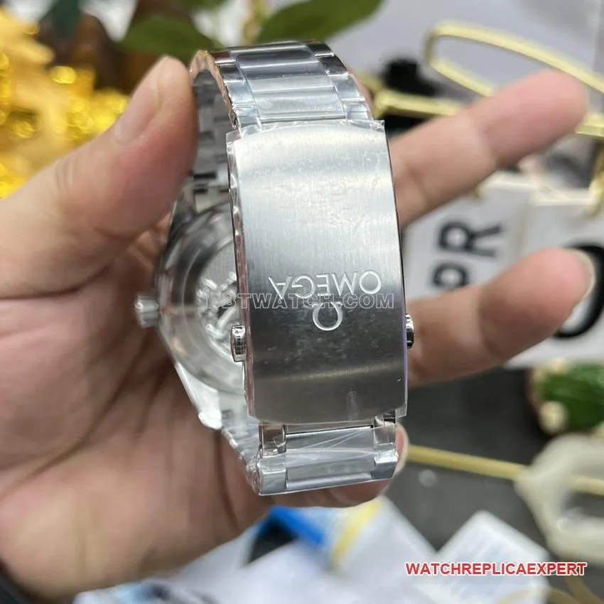 VS FactoryOmegaSeamaster1:1top-tier replicablue dial234.30.41.21.03.002caseback live photo