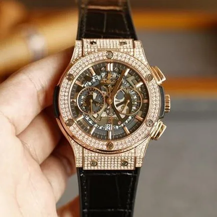 top-tier watch Hublot BIG BANG series Hublot boutique full diamond rose gold color case black belt watch front view