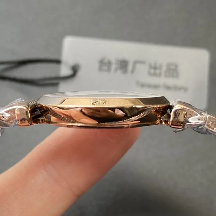 top-tier watch Longines couple watch white dial gold belt Jialan series quartz watch side view