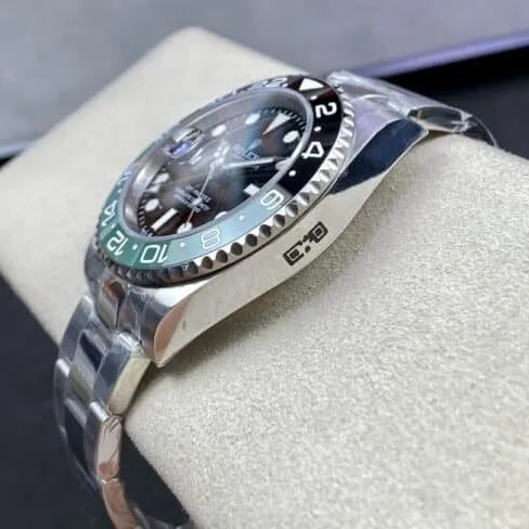 top-tier replicaRolex snow rose ring left-handed GMT-Master series GMT men's mechanical watch clasp picture