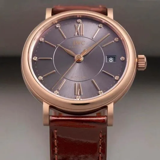 Picture of the back cover of the Portofino top-tierladies' watch, a masterpiece of IWC watches.