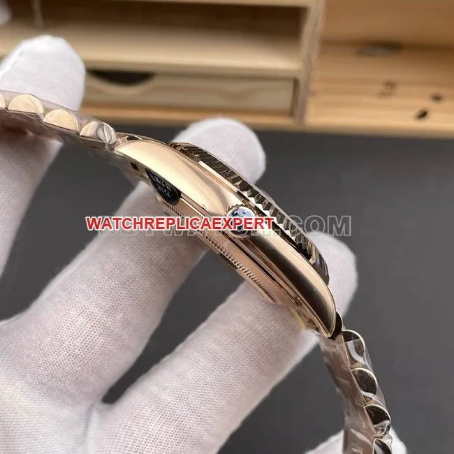 watch CBD factory Day-DateRolex3255 mechanical rose gold olive green dialclasp live photos