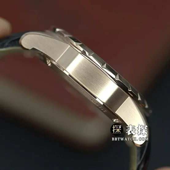 YS King Roger Dubuis 1:1replica watch hollow plate rose gold double tourbillonRDDBEX0283side live photo