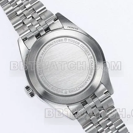 collectible watch ZF Factory Black Bay Tudor dark red dial steel braceletside live photo