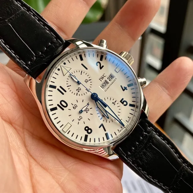Universal Soarer Chronograph IW377725