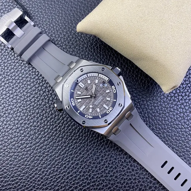 BF factory top-tier replicaAudemars Piguethigh-quality men's black dialrubber strap new automatic movement watch side view