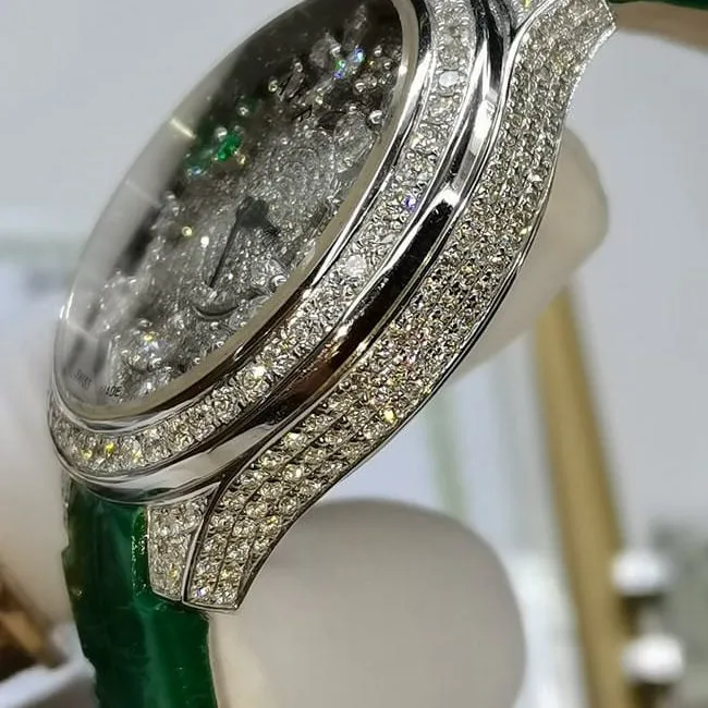 Top high-end women's watch, white dial, green strap, full star series, quartz movement, real gold, real diamonds, leather strap, watch detail pictures.