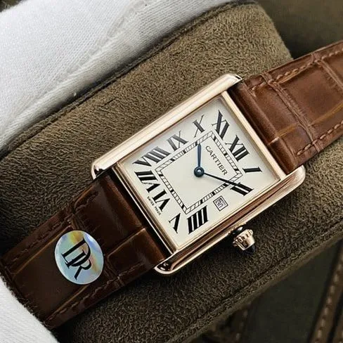 DR factory top-tier replicaCartiersuper fully automatic movement tank series couple series leather strapwhite dial brown belt watch side view