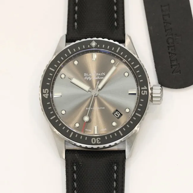 GF Factorytop-tier watch Blancpain men's gray plate nylon strap fifty fathom series watch detail shots