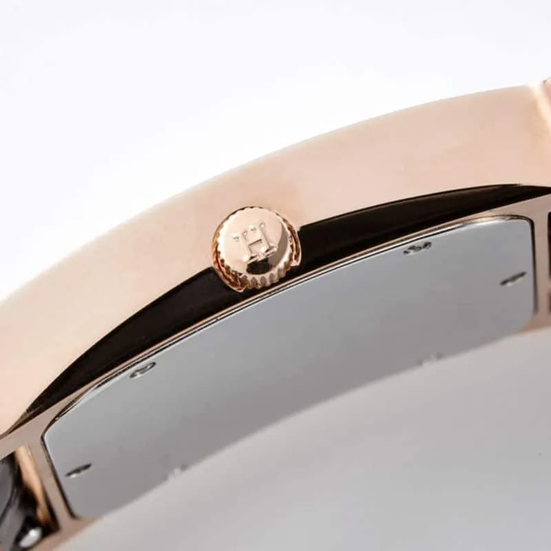 Hermès top-tier watch HeureH three-hand series ladies quartz diamondleather strap watch side view