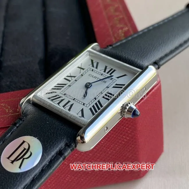 top-tier watch DR factory tank Cartierwhite dial medium quartz black braceletclasplive photos