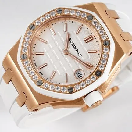 Audemars Piguettop-tier watch Royal Oak offshore series 37mm women's white dialrubber strapquartz watch clasp picture