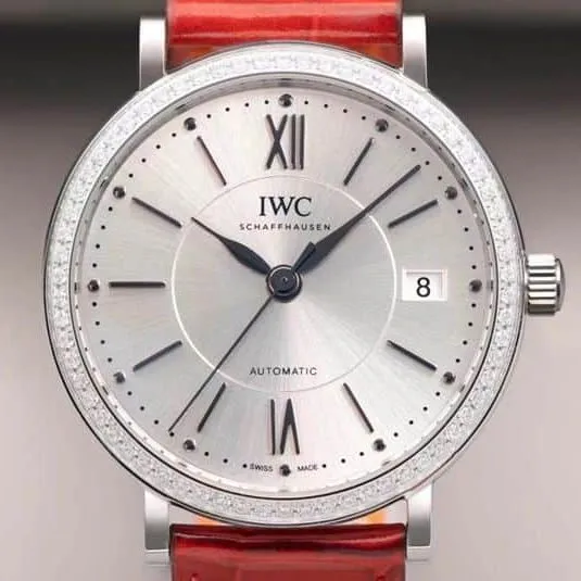 IWC's masterpiece women's watch Portofino top-tierladies' watch side view