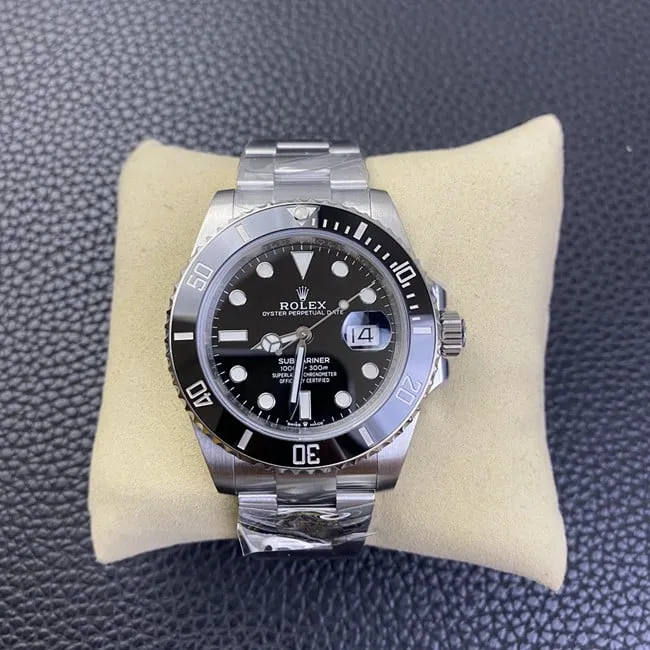 Clean FactoryRolextop-tier watch Black Submariner41mm men's black dialsteel braceletautomatic movement watch side view