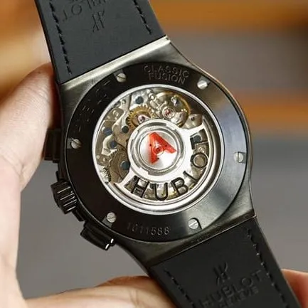 top-tier watch Hublot BIG BANG series Hublot boutique full diamond black shell black belt watch side view