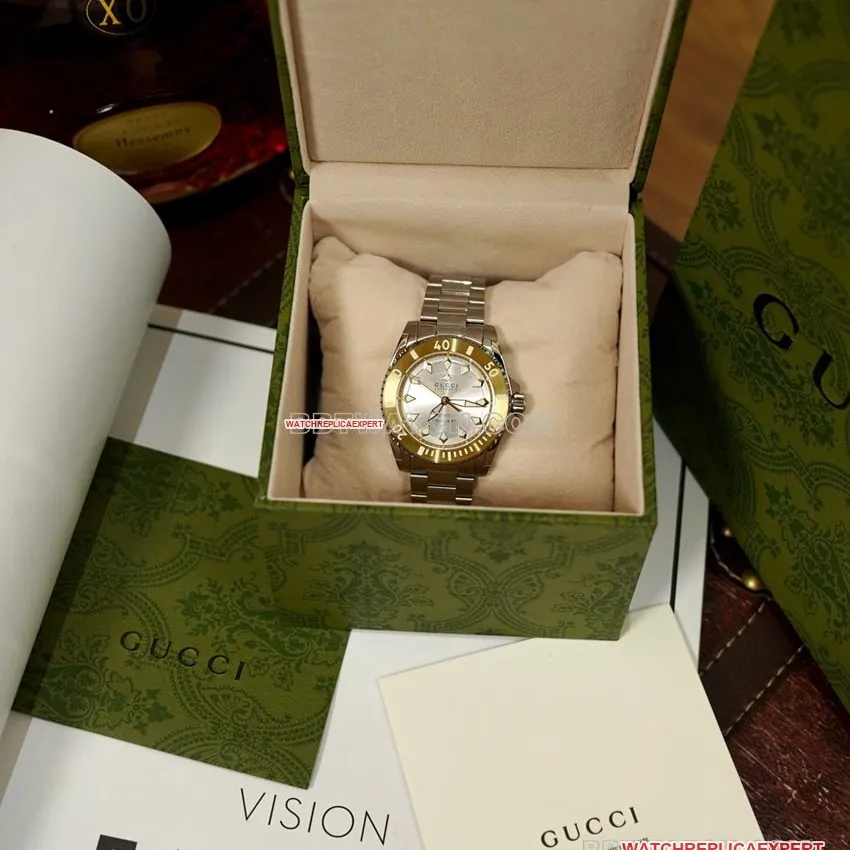 Gucci top-tier 1:1super clone2024 new silver white dial gold-plated steel bracelet model YA136357front live photo