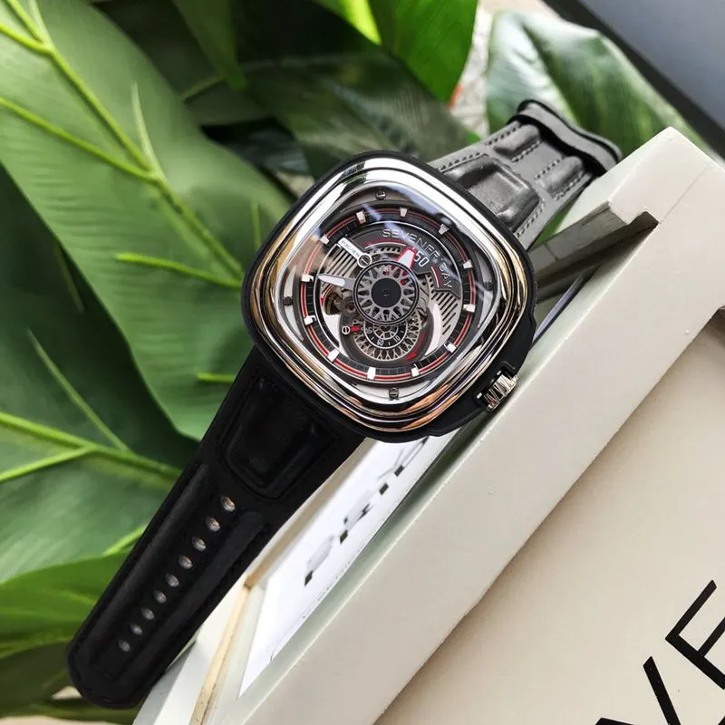 Seven day display five sevenFRIDAY P3C/01 type watch watch clasp picture