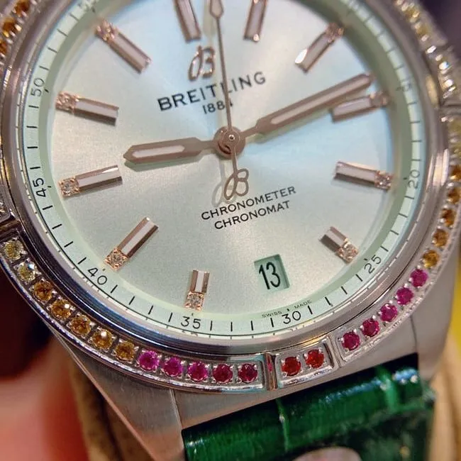 top-tier replicaBreitling Nanhai capsule series fully automatic movementchronograph women's white dial green strap watch clasp picture