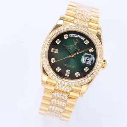 EW Factorytop-tier replicaRolexhigh-quality watch men's green dial gold steel braceletday displayDatejustautomatic movement watch side view