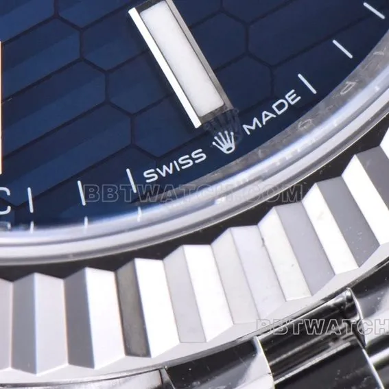 C factory Rolex log 1:1super water ripple blue dial five grid chain m126334-0032side live photo