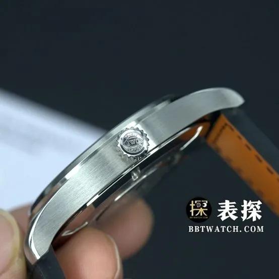 A+ factory IWC pilot top-tier watch men's mark twenty blue dialleather strap model pictures and prices front live photo