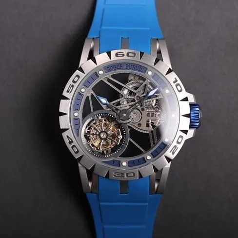 JB factory top-tier watch Roger Dubuis automatic movementtourbillon men's black dial blue rubber strap king series watch movement picture