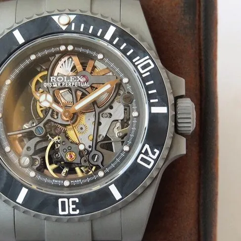 top-tier replicasuper watch Rolex fully hollow Submariner series men's steel bracelet mechanical watch front view