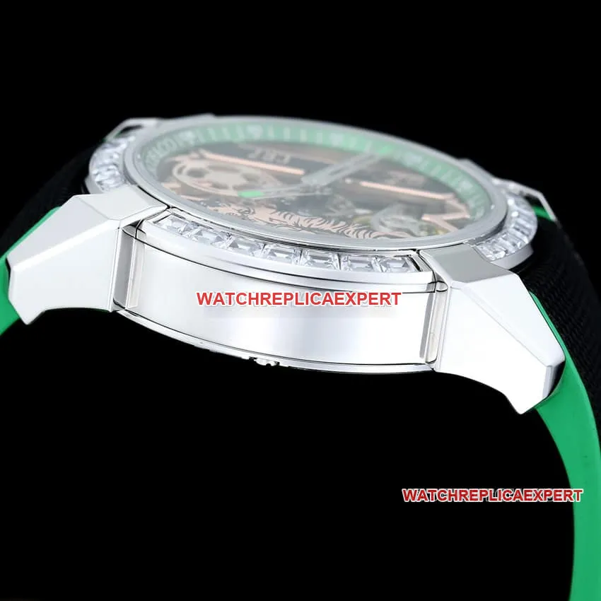 TW factory Czech Leopard C Ronaldo CR7 jointly customized diamond bezel black and green caseback live photo