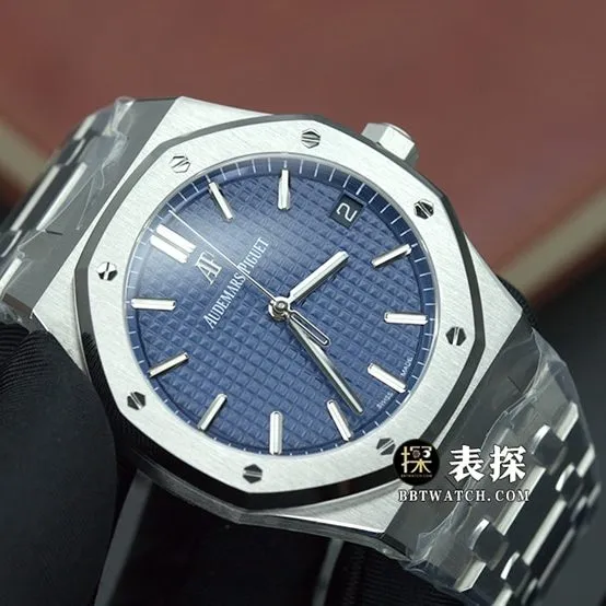 ZFRoyal OakAudemars Piguet1:1replica watch blue dialsteel bracelet model 15500ST.OO.1220ST.01side live photo