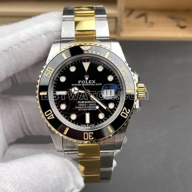 Rolex1:1replica watch VS FactorySubmariner41mmblack dial3235mechanical movement gold steel bracelet side live photo