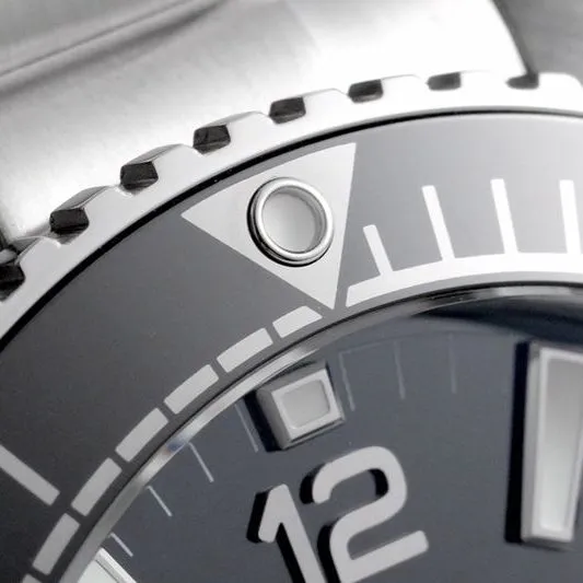 Omega watch Seamaster 600m ladies' watch 39.5MM watch detail shots