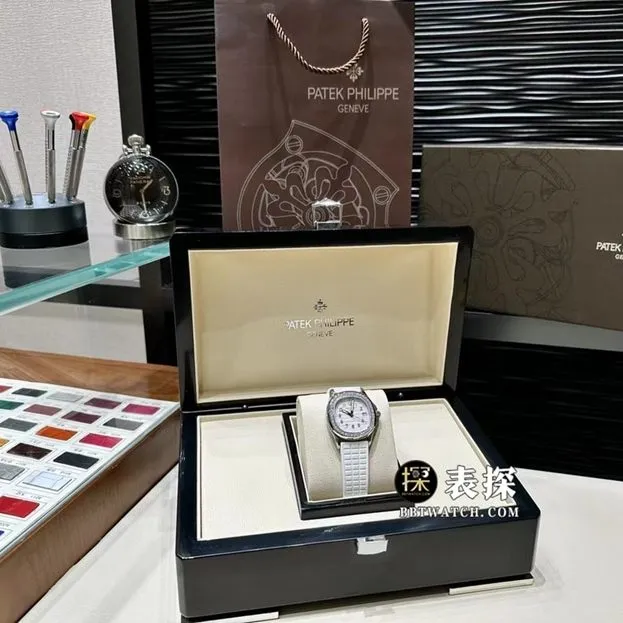 MMA factory Patek Philippe5067Asuper watch ladies white dial rubber model picture and price front live photo