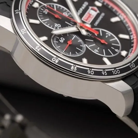 watch ChopardV7 factory boutique racing series black dial men's mechanical watch side view