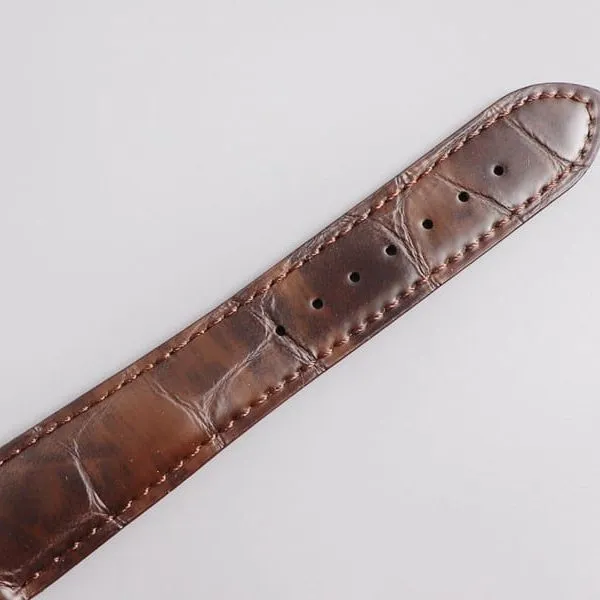 replicaBlancpain watch erotic classic gold Roman scale side view