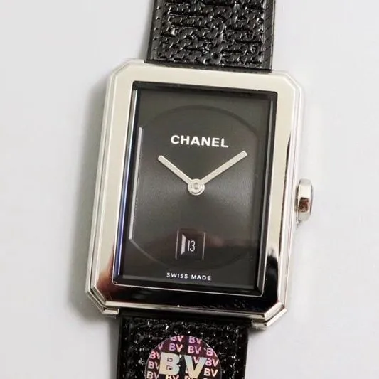 Chanel high-quality watch, the first PREMIÈRE watch full of feminine charm, front view