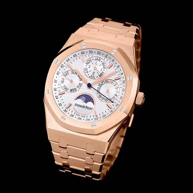 top-tier watch Audemars Piguet men's white dial gold band Royal Oak series automatic movement watch front view