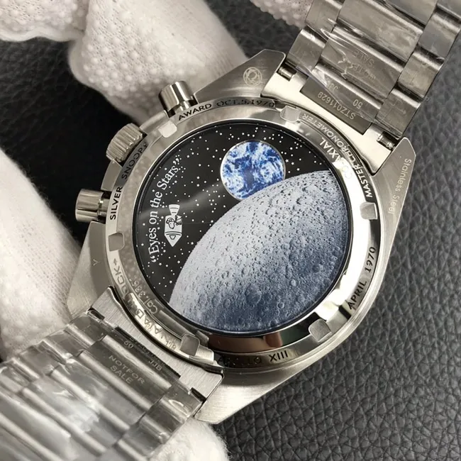 OM Factorytop-tier replicaOmega men's white dialsteel bracelet Snoopy automatic movement watch side view